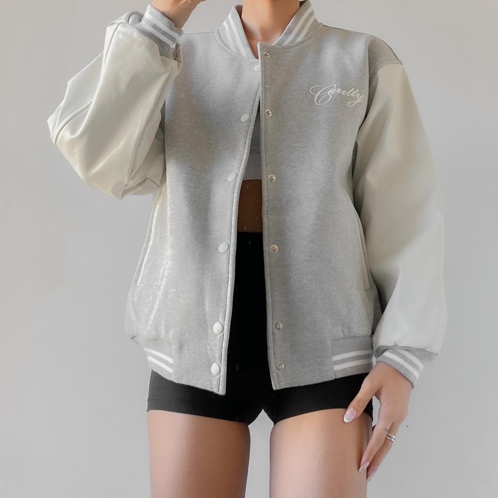NWOT Urban Outfitters‎ Women's Grey and Cream Jacket small